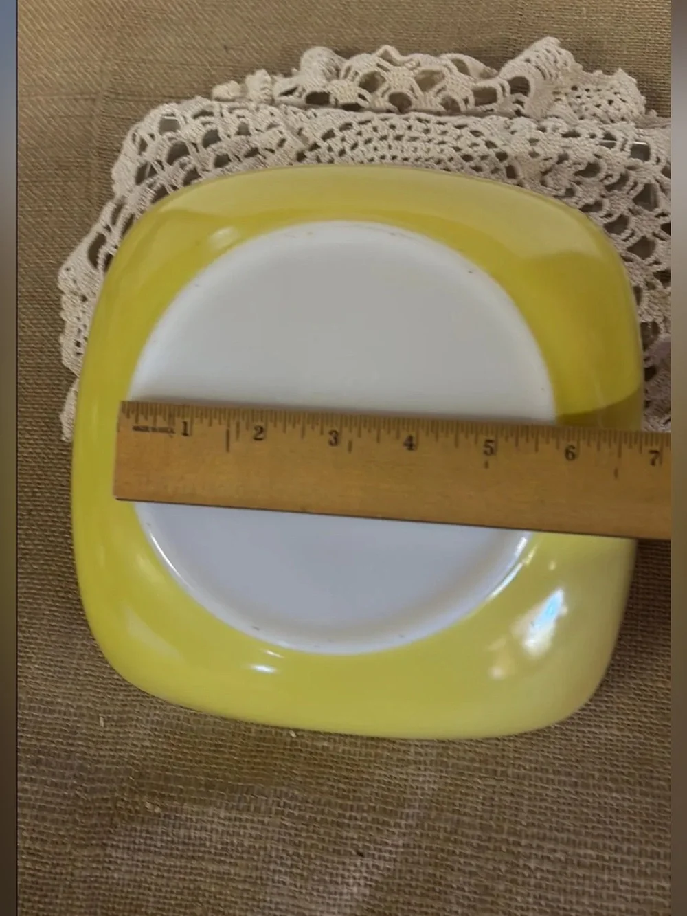PYREX #525B 25 Vintage Hostess Square Bowl Serving Dish in Yellow 2.5 QT USA